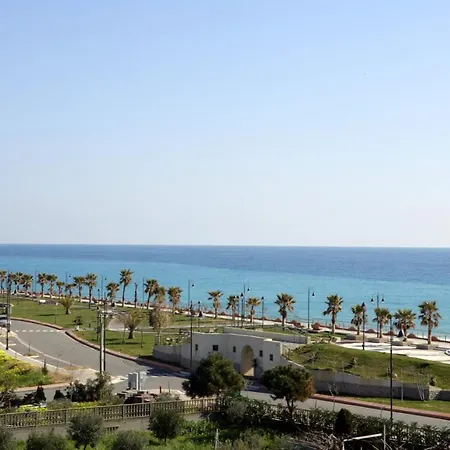 With One Bedroom In With Shared Pool Furnished Balcony And Wifi 100 M From The Beach