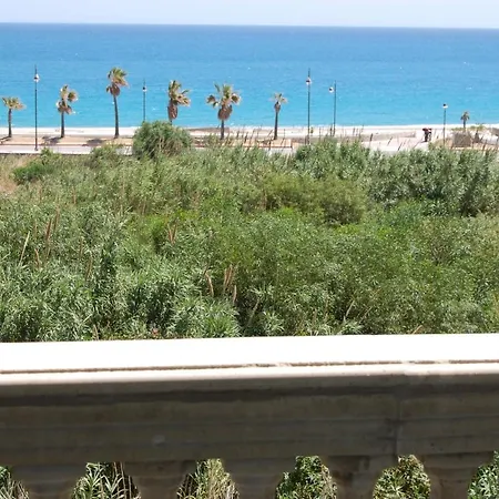 Apartmán With One Bedroom In With Shared Pool Furnished Balcony And Wifi 100 M From The Beach Caulonia Marina