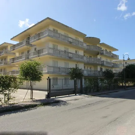 With One Bedroom In With Shared Pool Furnished Balcony And Wifi 100 M From The Beach *